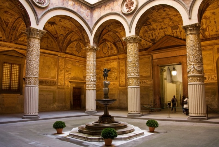 Внутренний дворик дворца Палаццо Веккьо