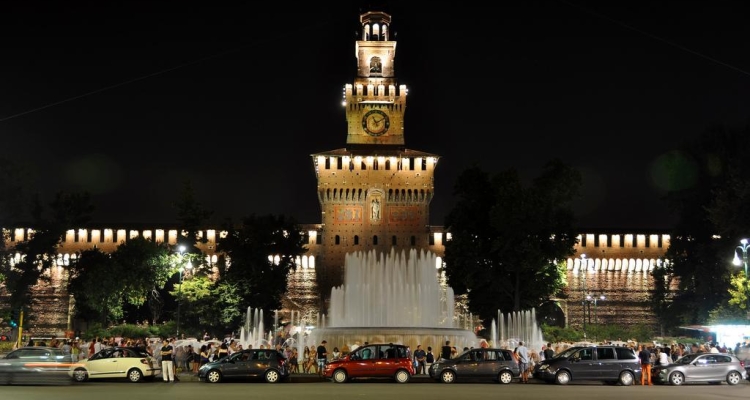 Замок Сфорца в ночное время