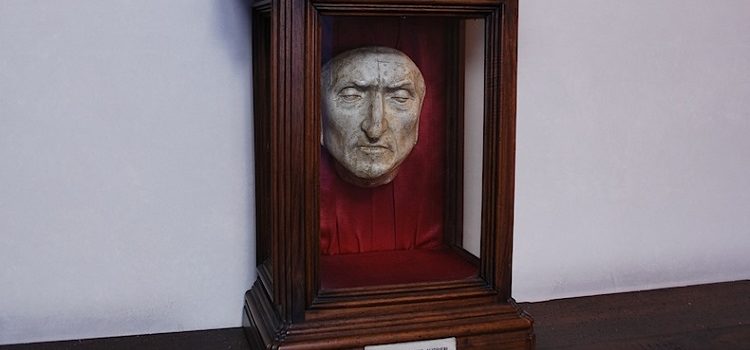 Посмертная маска Данте - история поэта и где находится достопримечательность