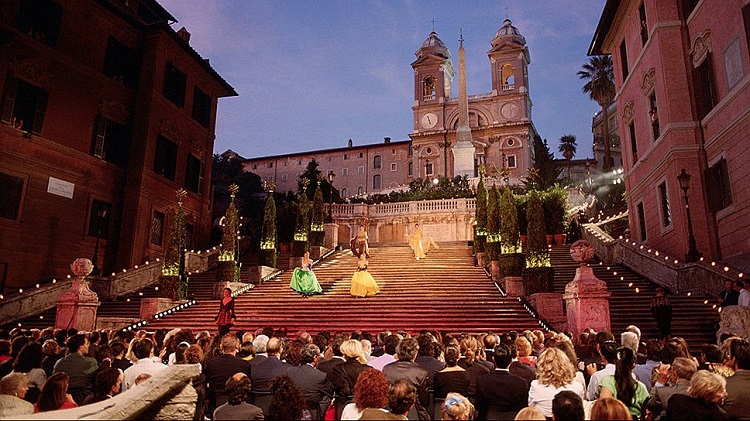 Вверх по лестнице - знаменитая достопримечательность Рима - Испанская лестница