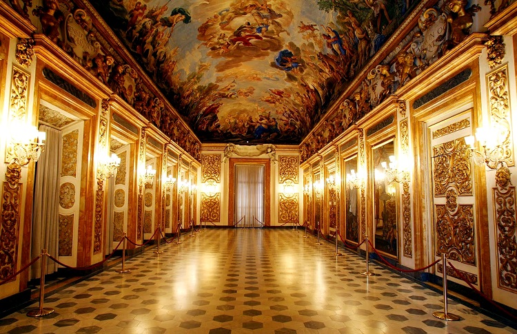 Дворец Палаццо Питти во Флоренции и галерея современного искусства