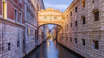 Мост вздохов в Венеции - описание достопримечательностей Италии