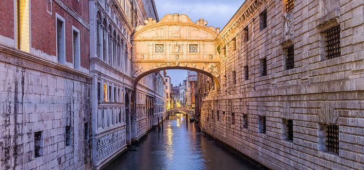 Мост вздохов в Венеции - описание достопримечательностей Италии