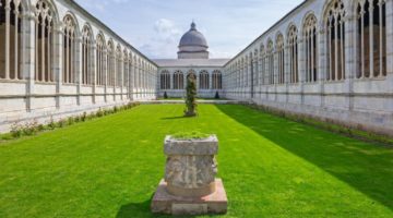 Кладбище Кампо Санто в Пизе - одна из достопримечательностей города