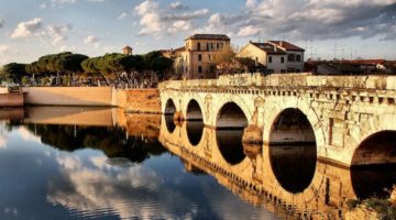 Мост Тиберия в Римини - описание достопримечательностей Италии