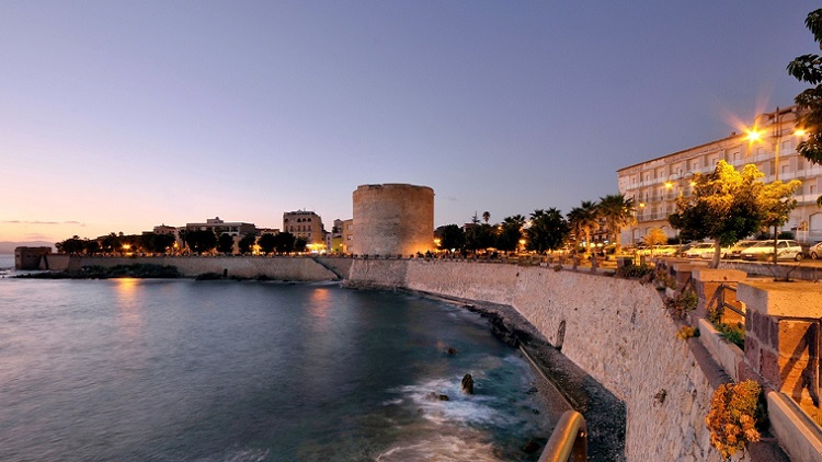 Бастион Маддалены в городе Альгеро на острове Сардиния