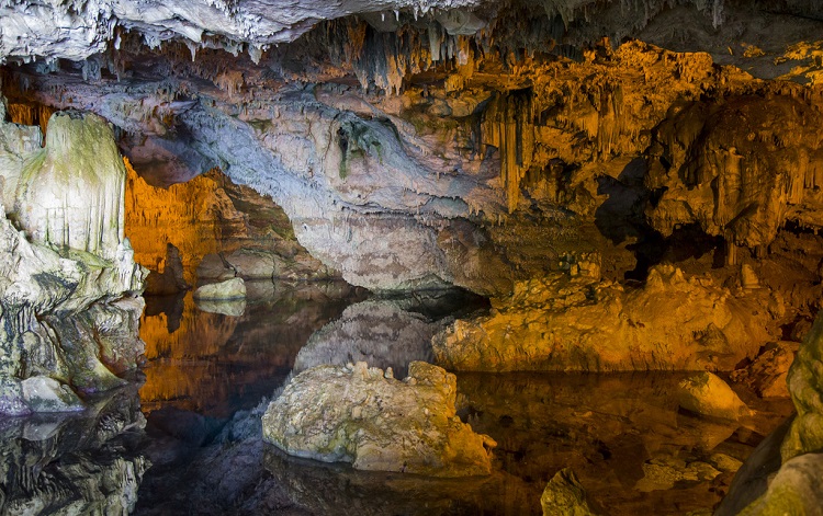 Чем знаменит грот Нептуна в Сардинии - интересные факты