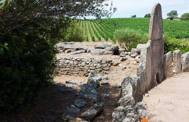 Гробницы гигантов на Сардинии - несколько интересных фактов о главной достопримечательности острова