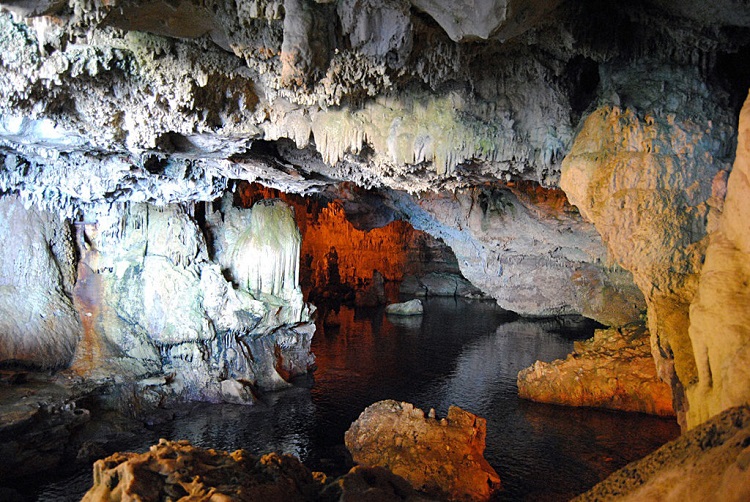 Грот Нептуна на острове Сардиния - несколько интересных фактов о пещерах