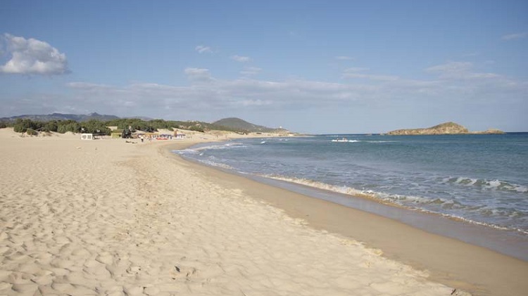 Лучшие пляжи города Кальяри - обзор мест для отдыха