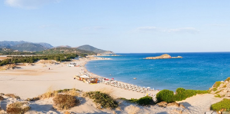 Санта-Маргерита - один из самых чистых пляжей города Кальяри