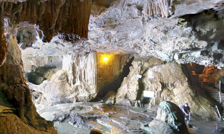 Время работы и стоимость билетов в грот Нептуна на Сардинии